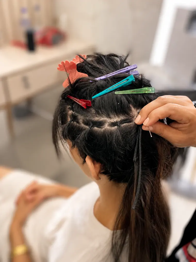 Aplicação de mega hair pelo método Ponto Americano